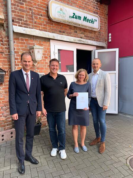 2023-07-20 Übergabe Förderung für Mecki Hagenow (c) Landkreis Ludwigslust-Parchim