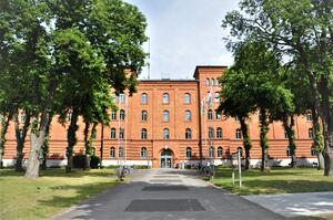 03_Kreisverwaltung_Parchim_Gebude_vorne_2020_06_08
