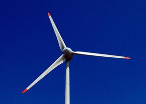 Windkraftturbine (c) sarangib_pixabay