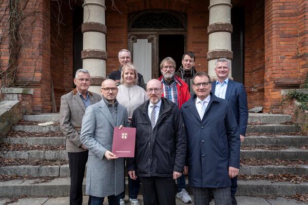 2026-03-11 Land MV unterst&uuml;tzt Schlosssanierung in Raben Steinfeld