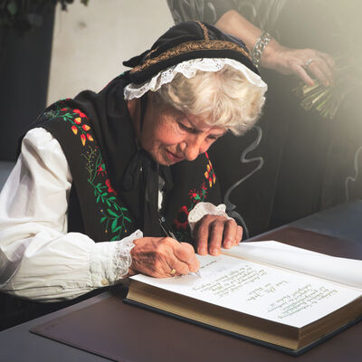 Lotti Jen&szlig;en Eintragung Goldene Buch 2023