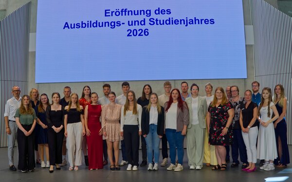 2026-07-13 Kreisverwaltung begr&uuml;&szlig;t 20 Auszubildende und Studierende