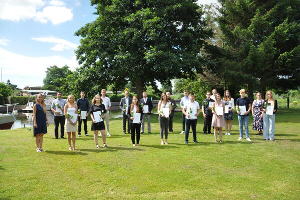 2021-07-15 Azubis 2021_Bild 2