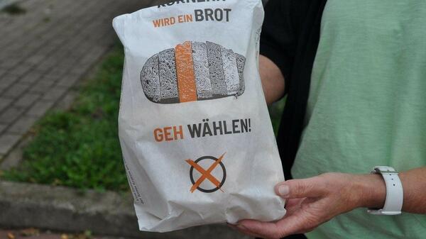 GEH WÄHLEN BROTTÜTE