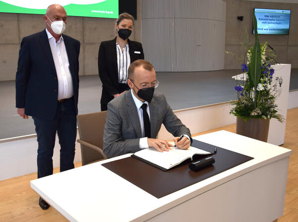 2022-02-11 Unterzeichnung der Stabsdienstordnung