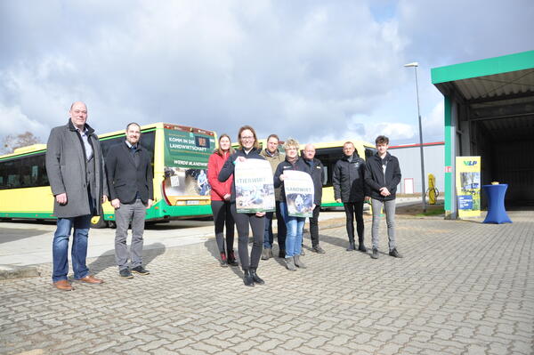 2022-04-05 Gemeinsam für die Landwirtschaft - Kampagne auf den VLP-Bussen