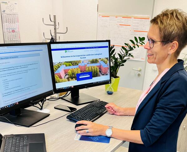 2022-10-28 Landkreis LUP öffnet den Weg zum digialen Bauantrag (c) KSM