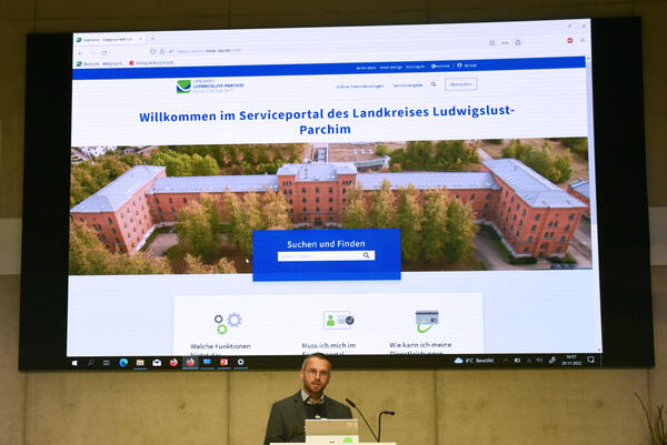 2022-11-29 Serviceportal des Landkreises mit weiteren Möglichkeiten