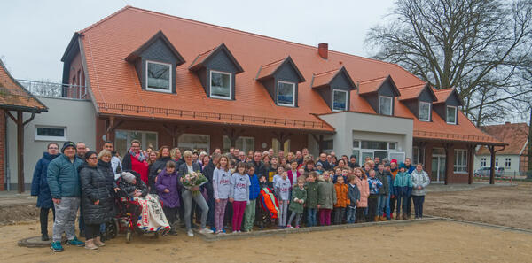 2023-02-20 Gruppenfoto vor Erweiterungsanbau